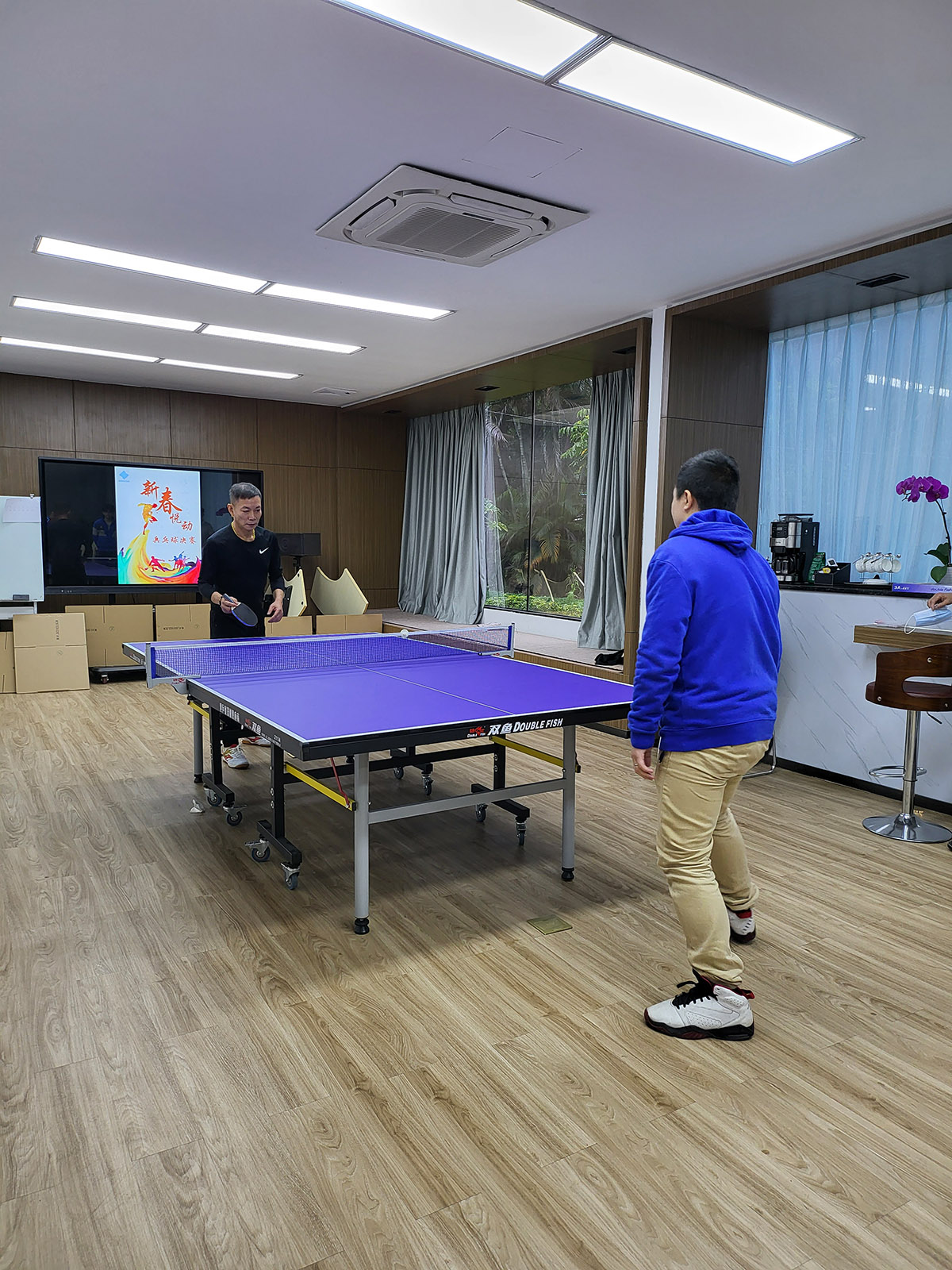 恒星傳導(dǎo)員工乒乓球比賽中 恒星傳導(dǎo)員工乒乓球比賽中