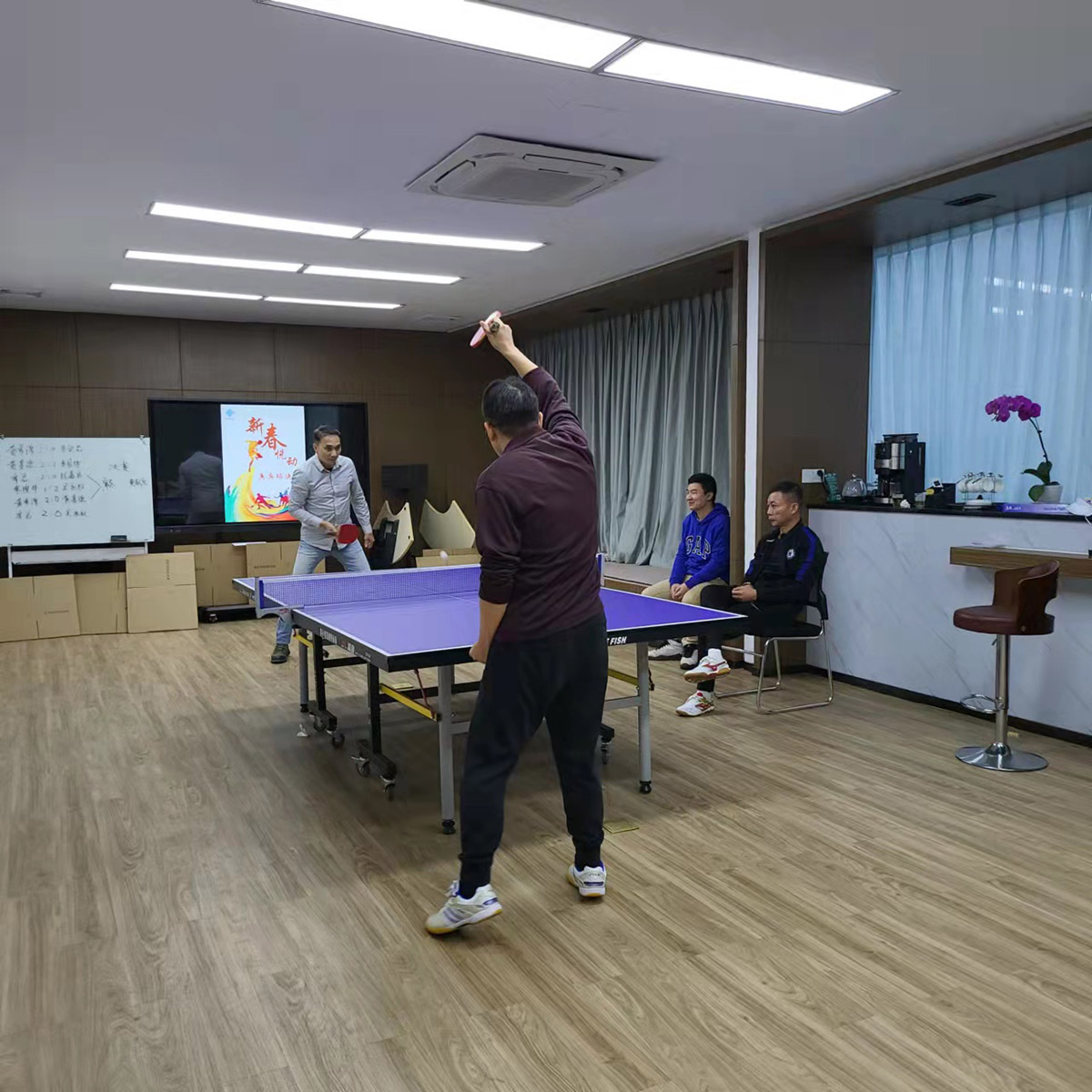 恒星傳導(dǎo)員工乒乓球比賽中 恒星傳導(dǎo)員工乒乓球比賽中